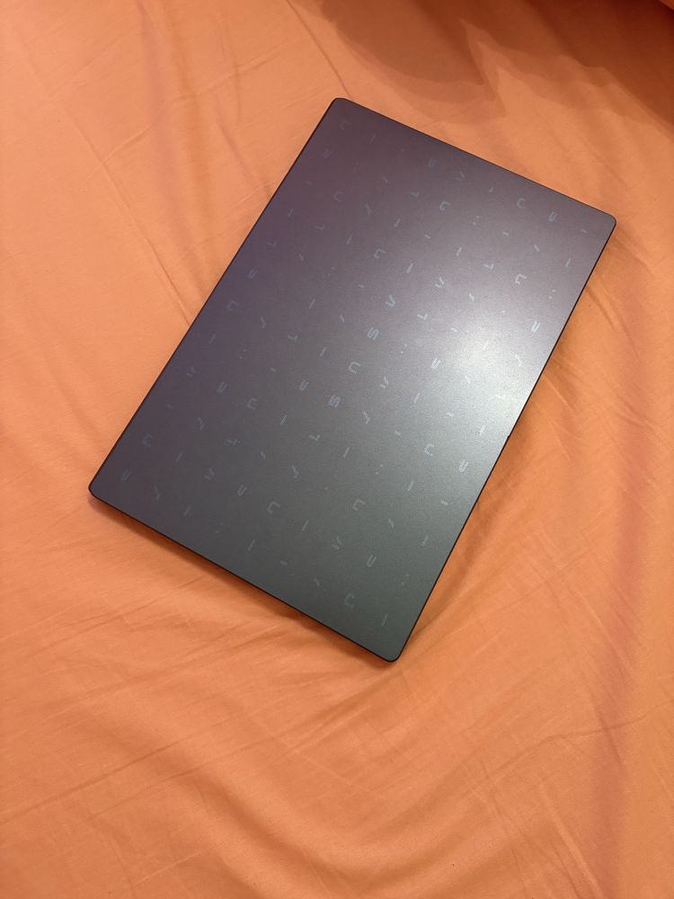 Лаптоп Asus Ultrabook