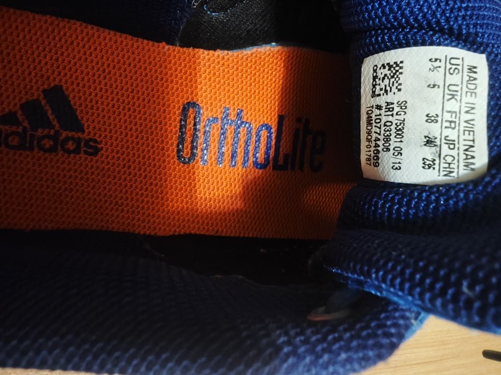 Маратонки adidas номер 38 - 25 лв.