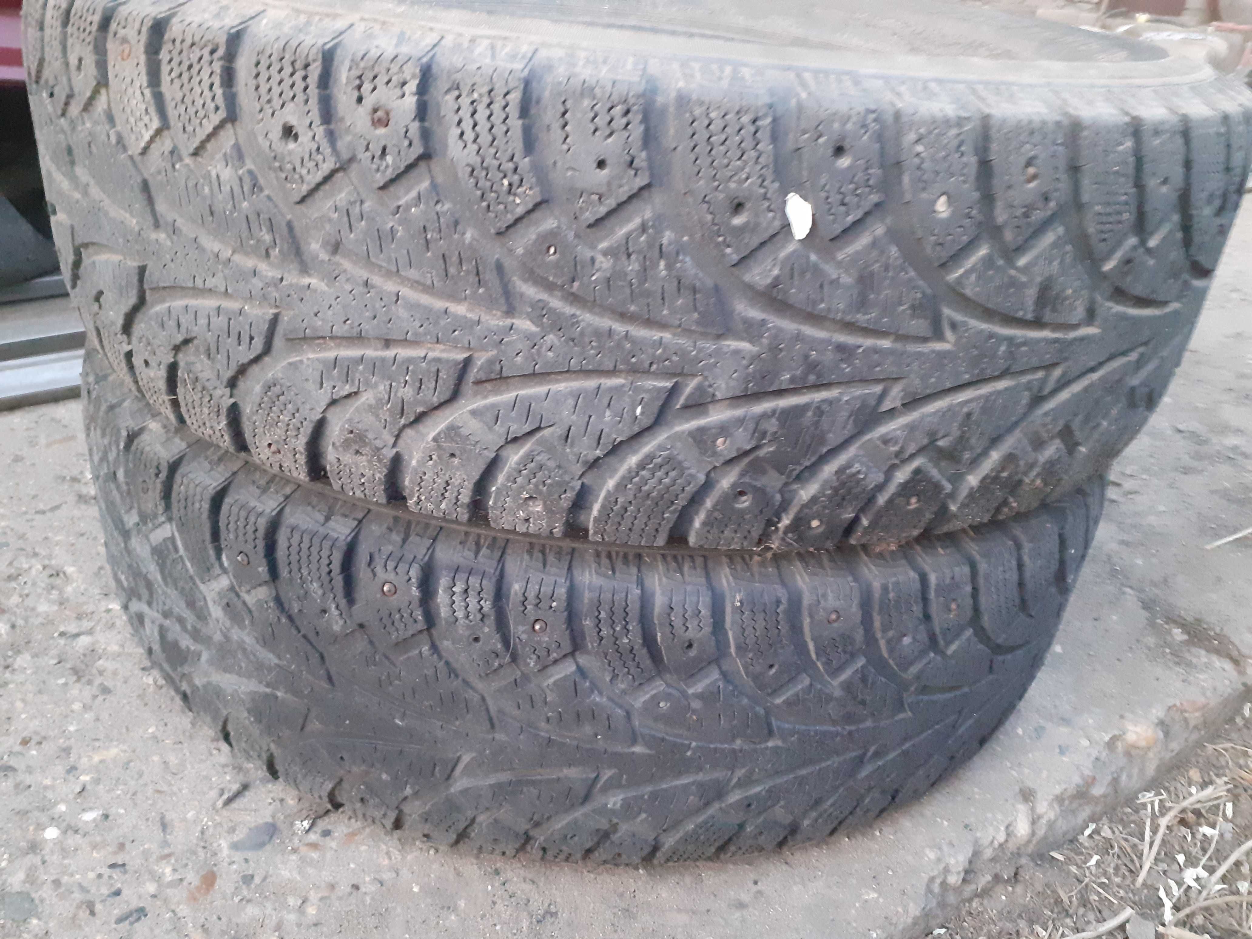 Автошины HANKOOK Winter 215/75R15 б/у в количестве 2 шт