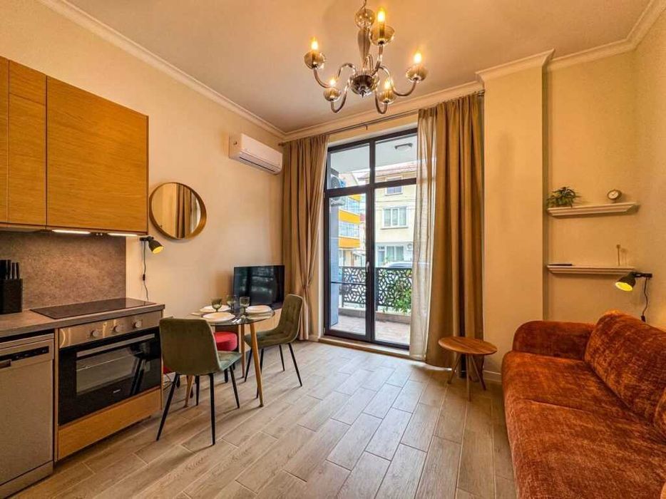 Тристаен апартамент с ремонт за дългосрочно наемане, Сарафов