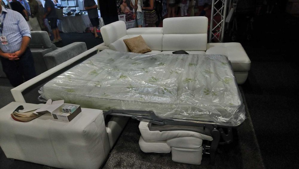 Кожен разтегателен диван с опция сън - Kir divani Italia