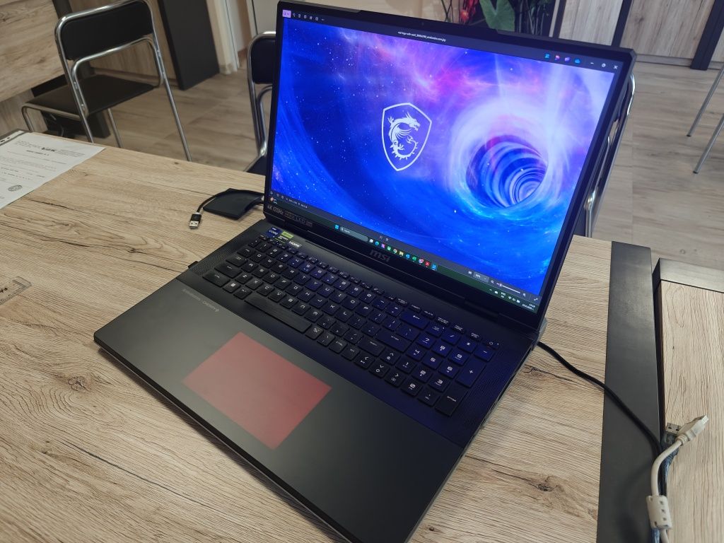 Изключително мощен геймърски лаптоп MSI Titan 18 HX A14V , в гаранция