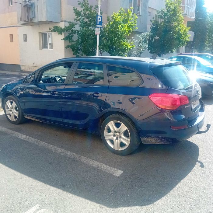 Opel Astra j 2011