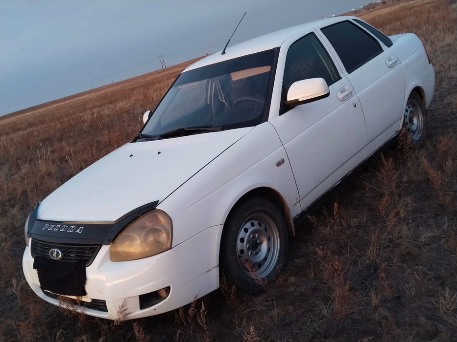 Продам хорошую, ухоженую, приору  2012 г.