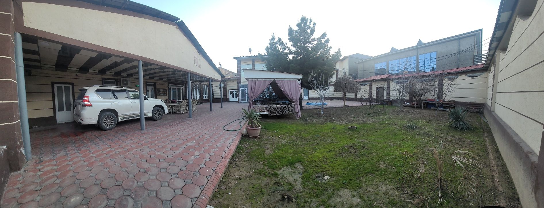 Продается большой дом в центре под бизнес угловой, Ивлева 10 соток