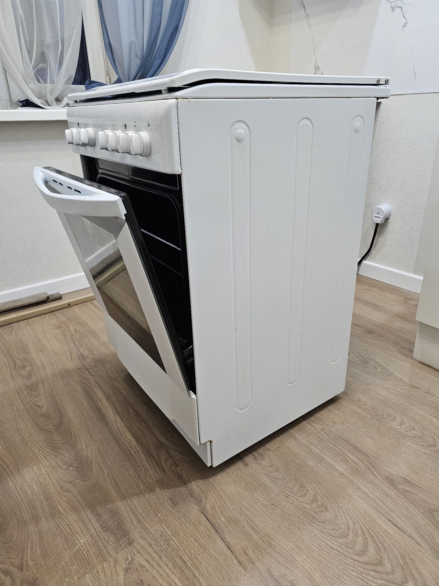 Продам электроплиту Индезит