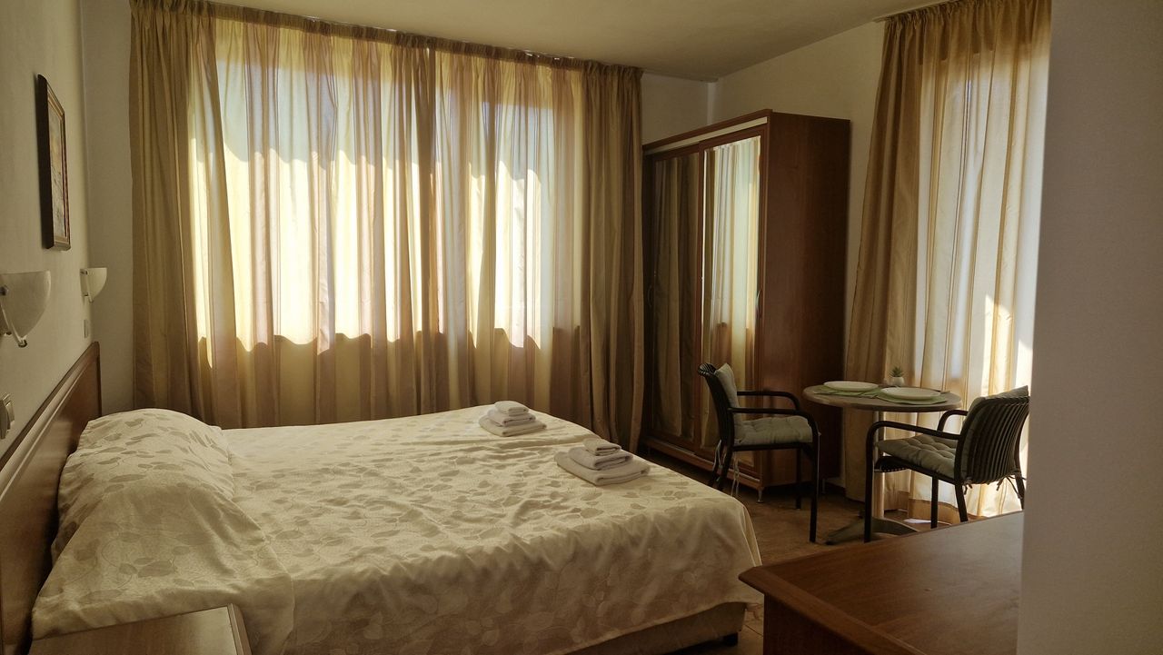 Дава се под наем Едностаен апартамент в Бургас, Зорница - 28 кв.м за 357 € - Снимка #1
