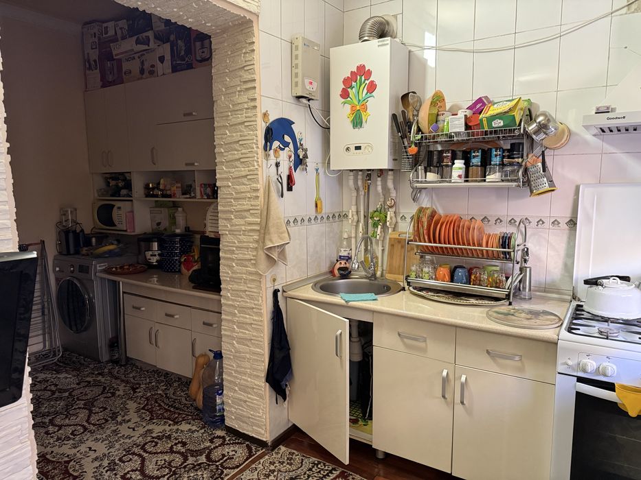 3 xonali kvartira sotiladi!