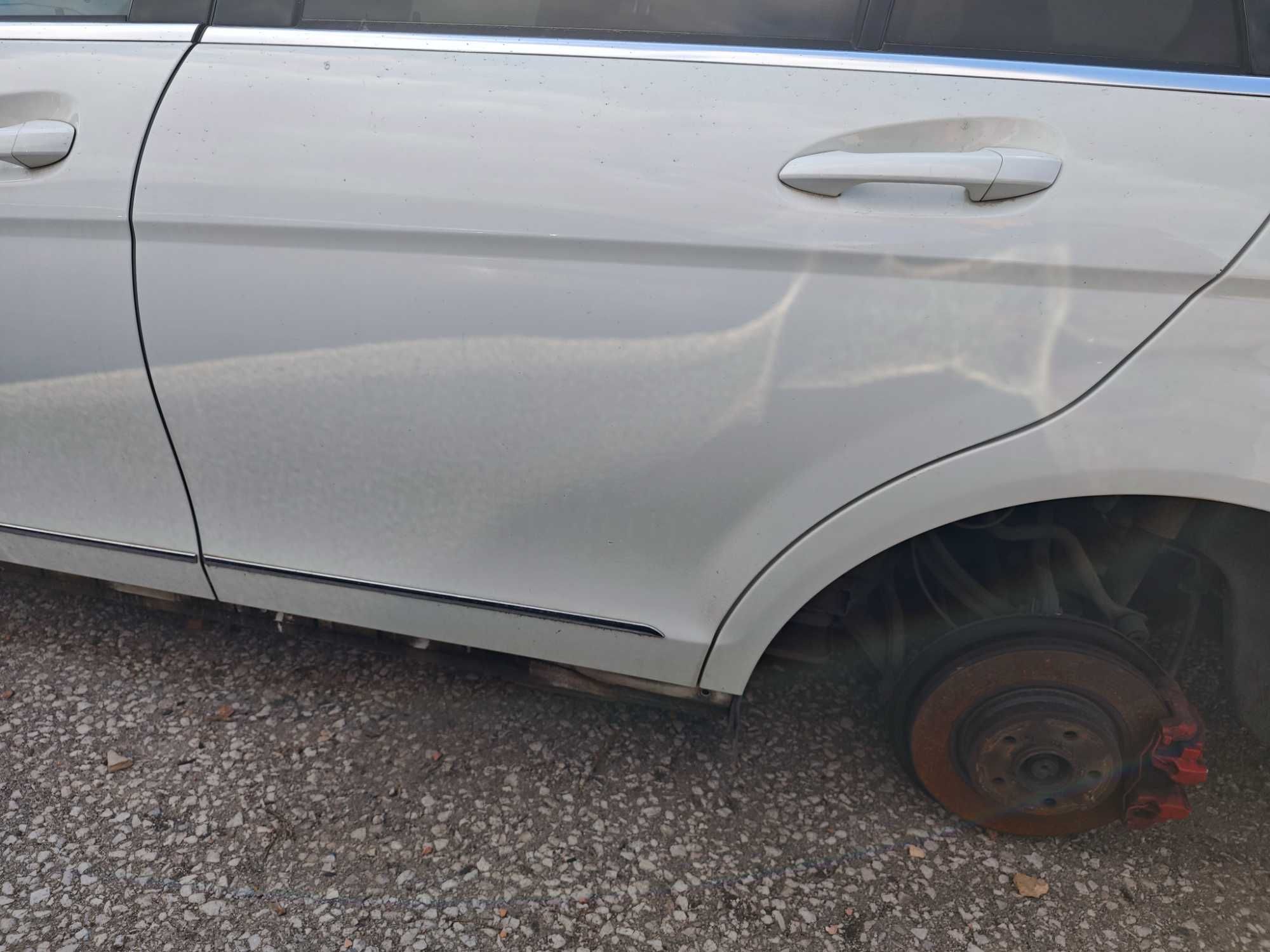 Врати Врата Mercedes W204 C class комби седан купе черна бяла сив цвят