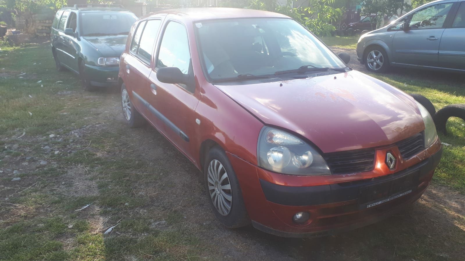 Dezmembrez Renault Clio 2005 1.5 diesel