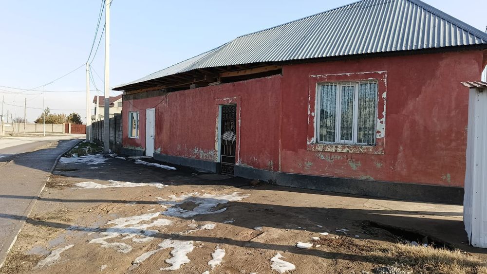 Уи сатылады 3 болмелы  магазин бар касында