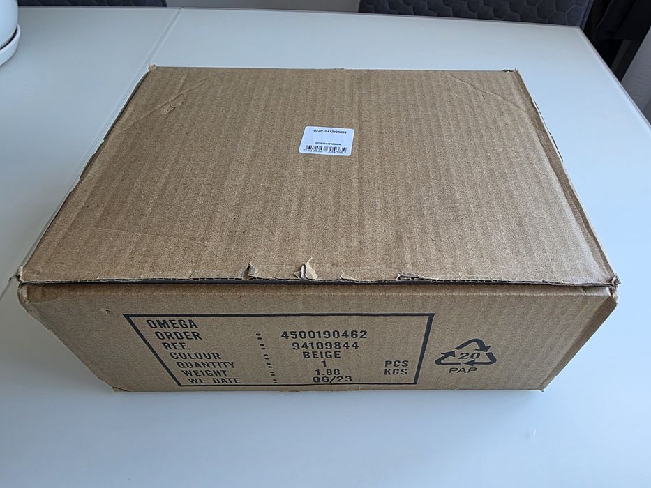 Vând cutie originală ceas Omega.