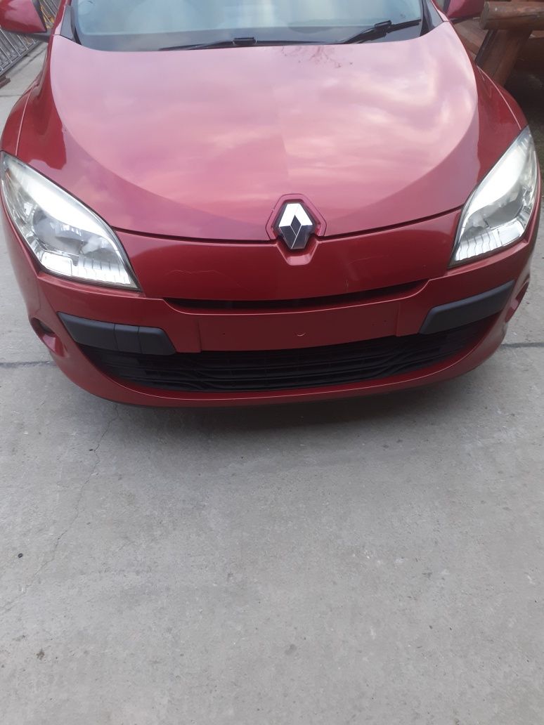 Capota Față Motor Cu Balamale Originală Renault Megane 3