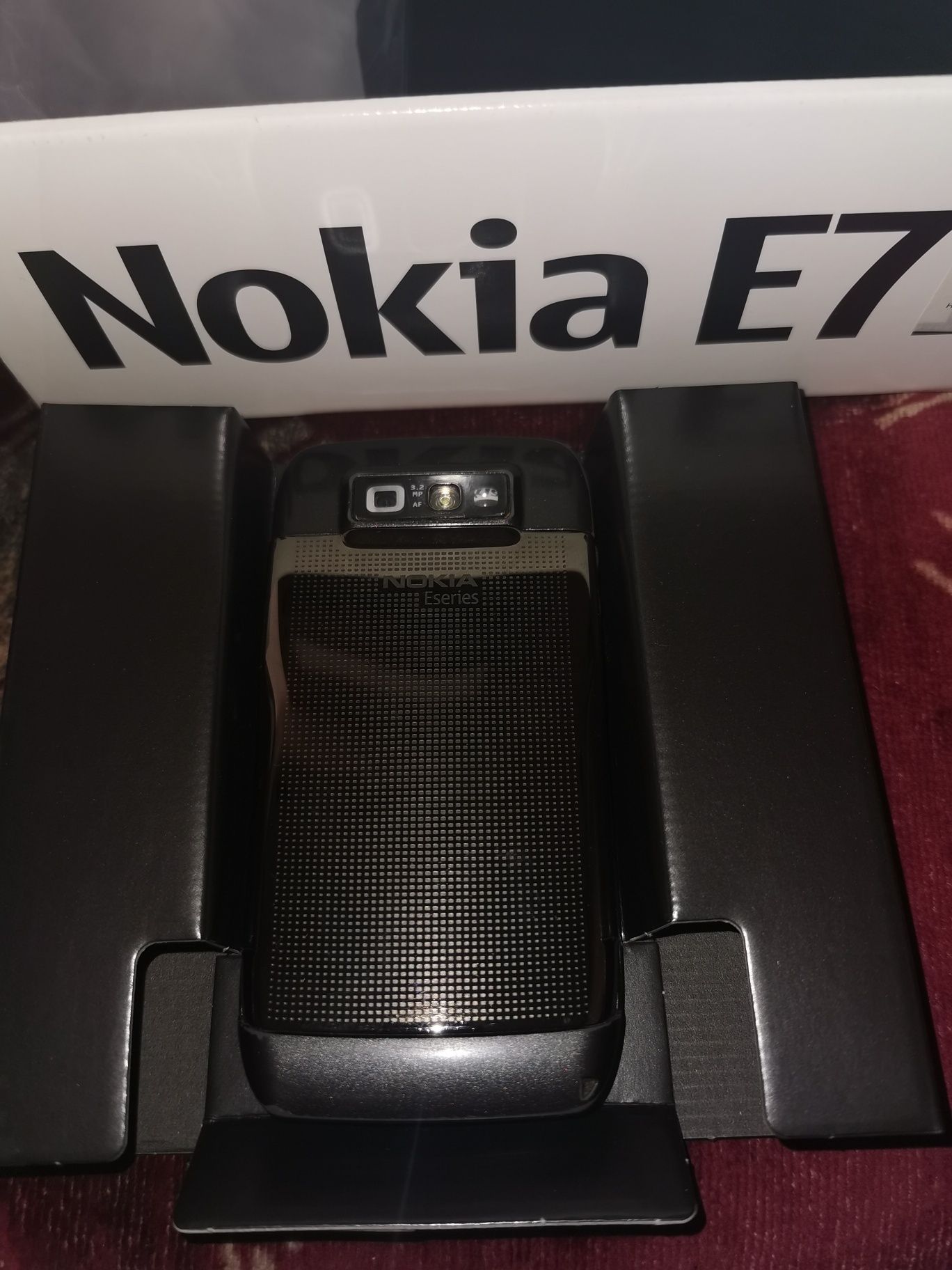 Телефон NOKIA E71