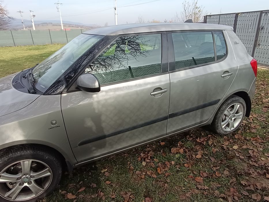 Mașina Skoda fabia