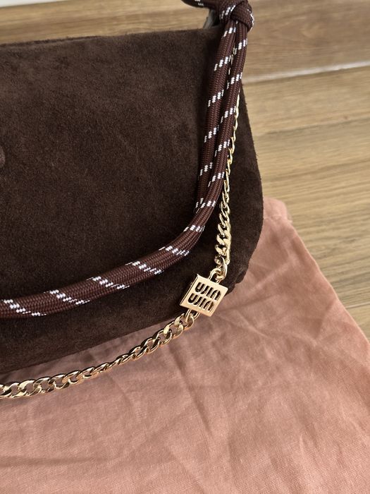 ОРИГИНАЛНА! Miu Miu дамска чанта 100% телешка кожа НЕВЕРОЯТНА!