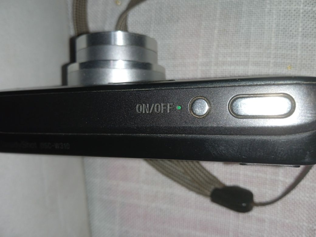 Sony foto aparat sotiladi arzonga