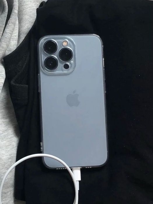 Продам iphone 13po, 128gb (голубой)