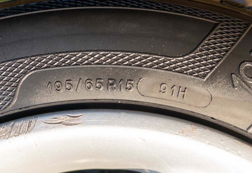 Оригинални Джанти за МАЗДА и Летни Гуми 195/65 R15 KLEBER DYNAXER HP 3