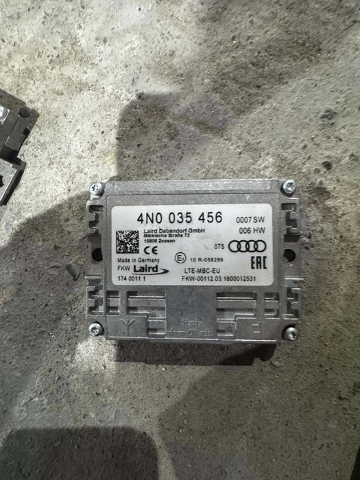 антена усилвател модул за задна лява врата AUDI A8 2019г.