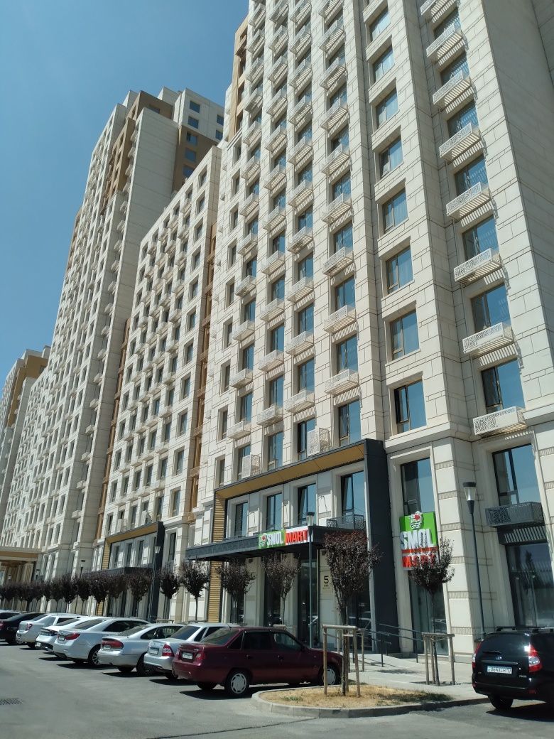 Продам красивую удобную 2-х комнатную на 8-м этаже квартиру.