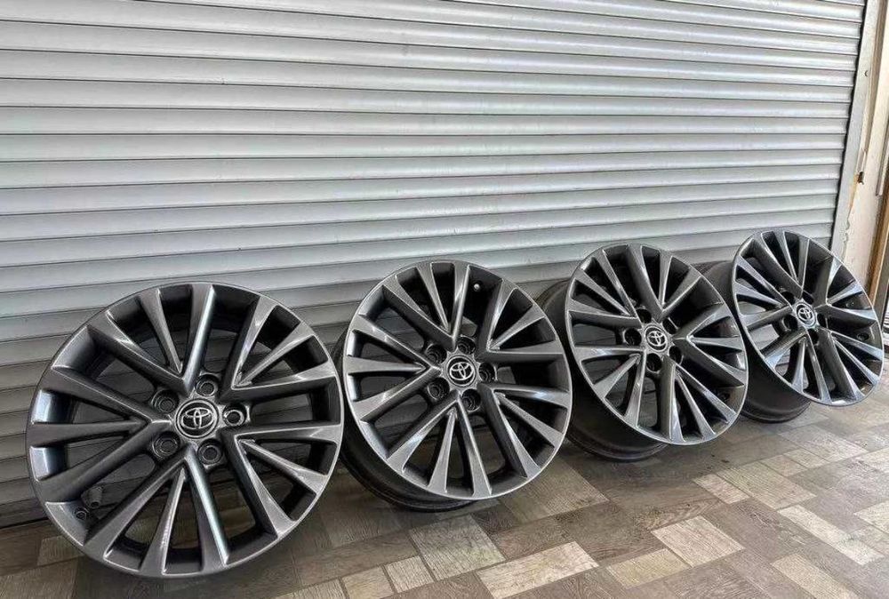 Комплект дисков Camry 70 с зимней резиной