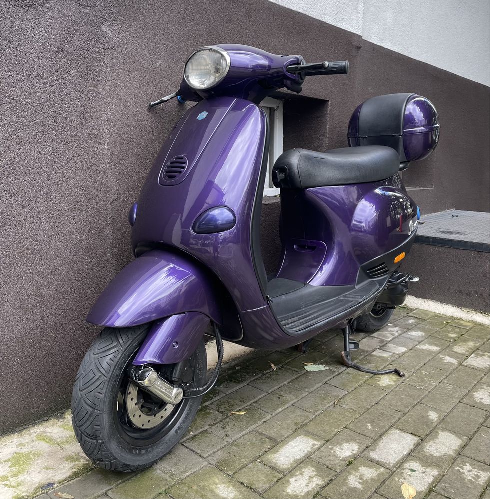 Vespa ET50 скутер