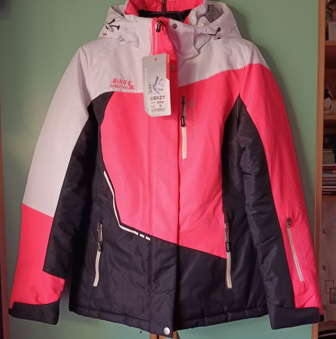 Продам новый лыжный костюм с запасными штанами комбинезон