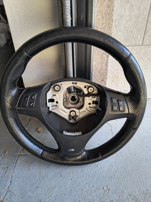 Продавам М волан за БМВ BMW e90 e91 e92 e93 e87 e82 e81