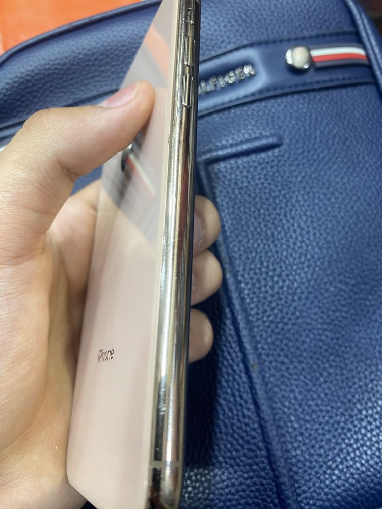 Iphone xs gold true tone