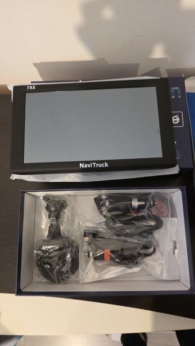 Navigatie dedicată pentru camioane NaviTruck! 9 inch