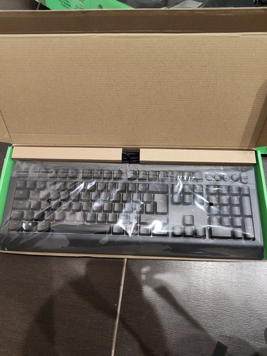 Razer Cynosa V2 НОВА Клавиатура Рейзър