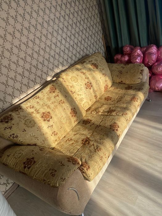 Бесплатно отдам диван в хорошем состоянии