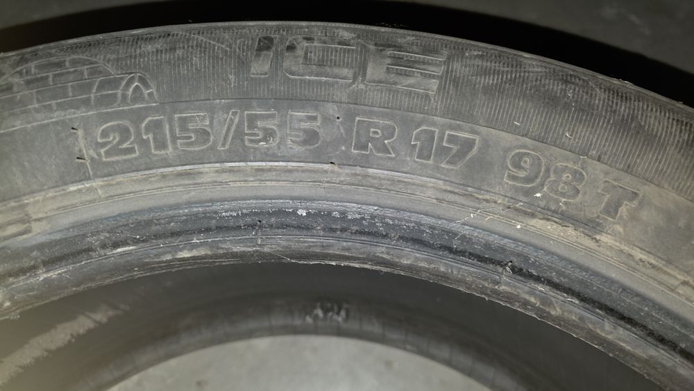 Продам зимние шины 215х55х17