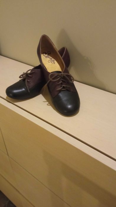 Дамски обувки с връзки №38