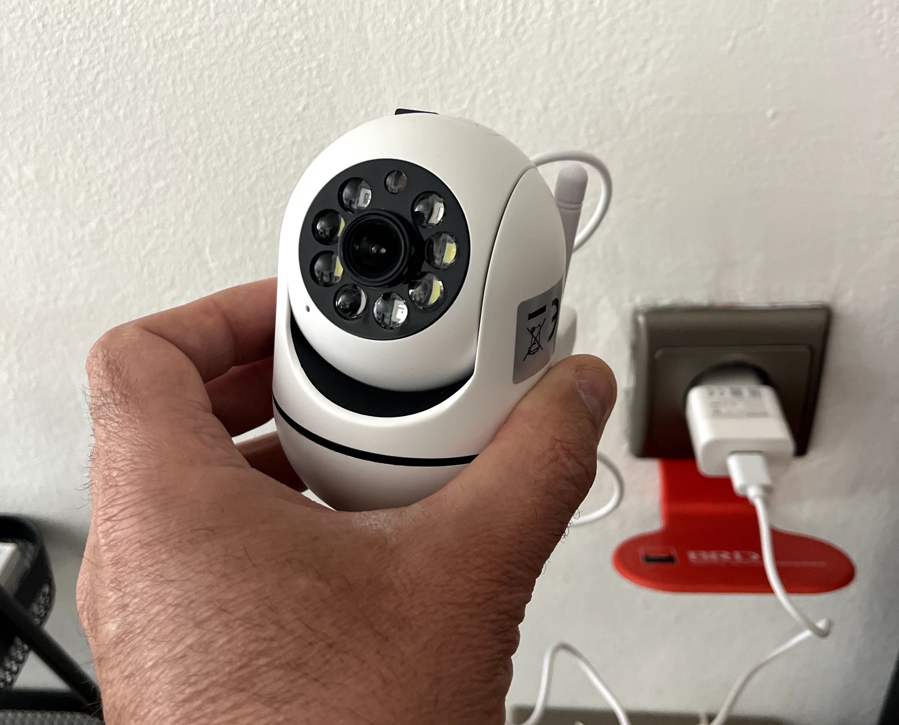 Camera Supraveghere de interior Wifi