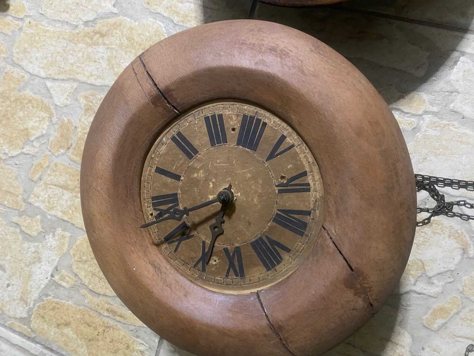 Ceas taranesc de perete cu pendul