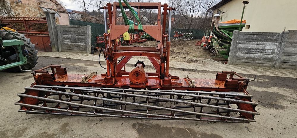 Vand freza kuhn 4metri cu suport semanatoare hidraulic,