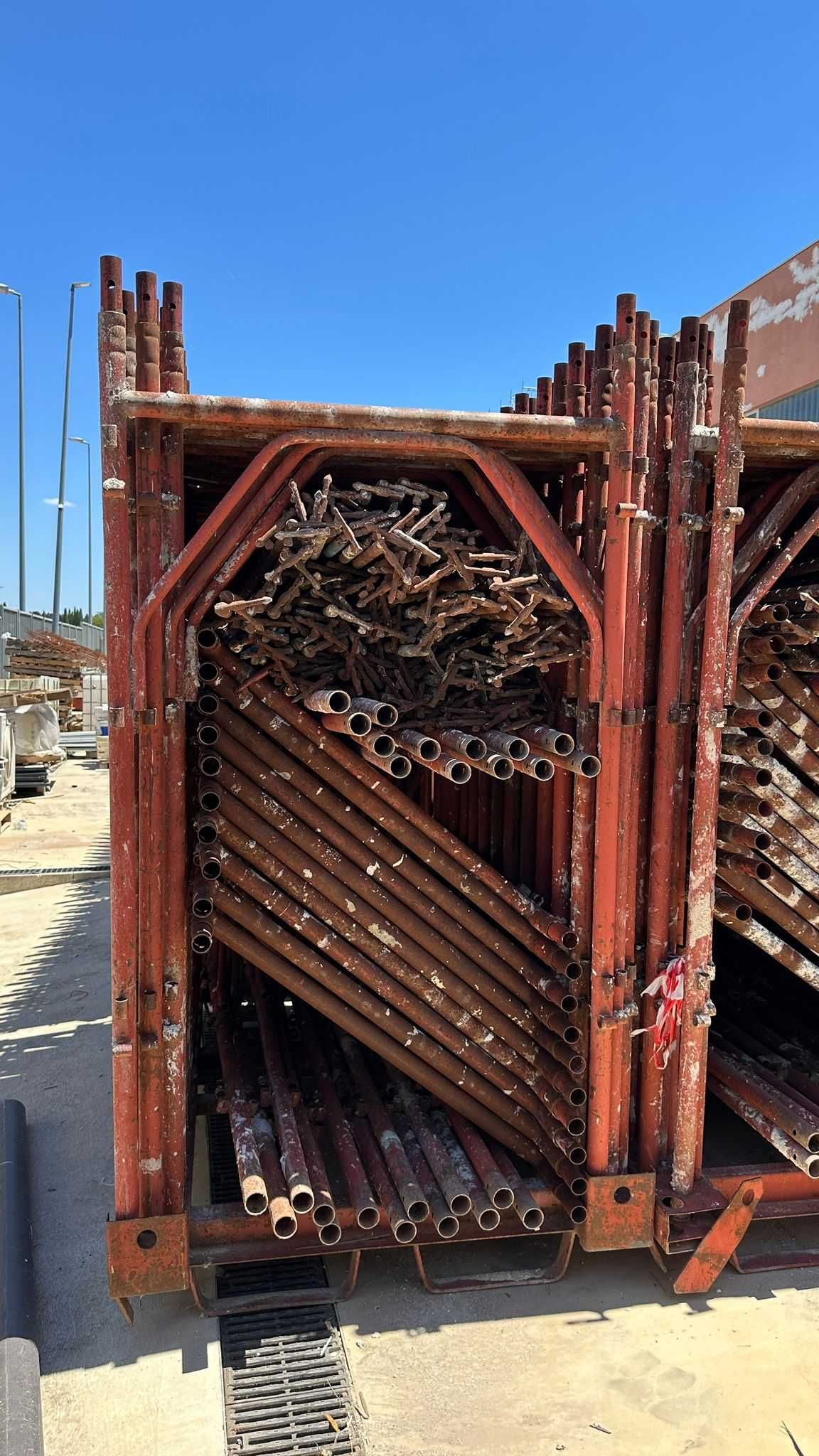 Vand schela pentru constructii 460lei/tronson complet