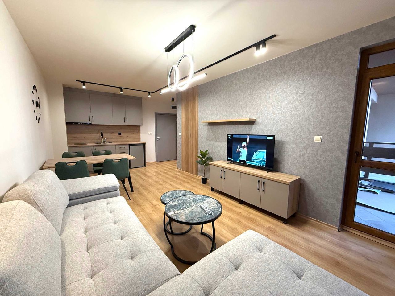 Продава се Двустаен апартамент в Разлог - 57 кв.м за 929 €/кв.м - Снимка #3