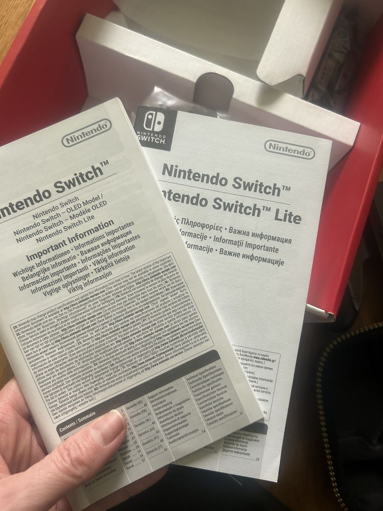Nintendo Switch нов модел плюс 4 броя нови игри