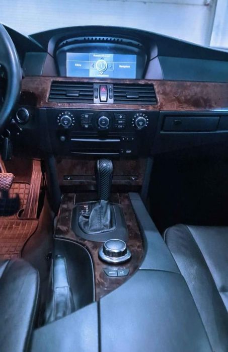 BMW 520d cutie automată 230 cai