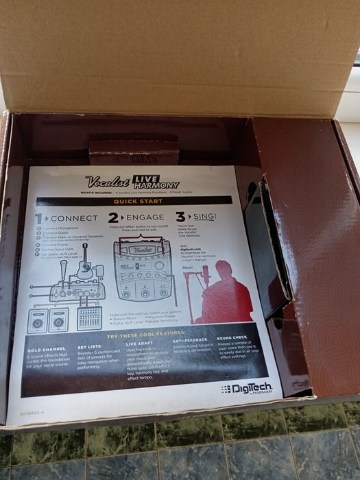 Продавам вокален процесор digitech live harmoni