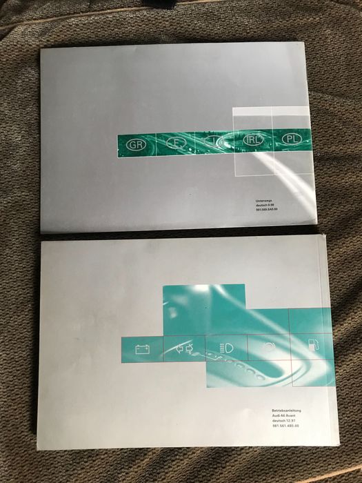 сервизни авто книжки и части за стар Мерцедес...