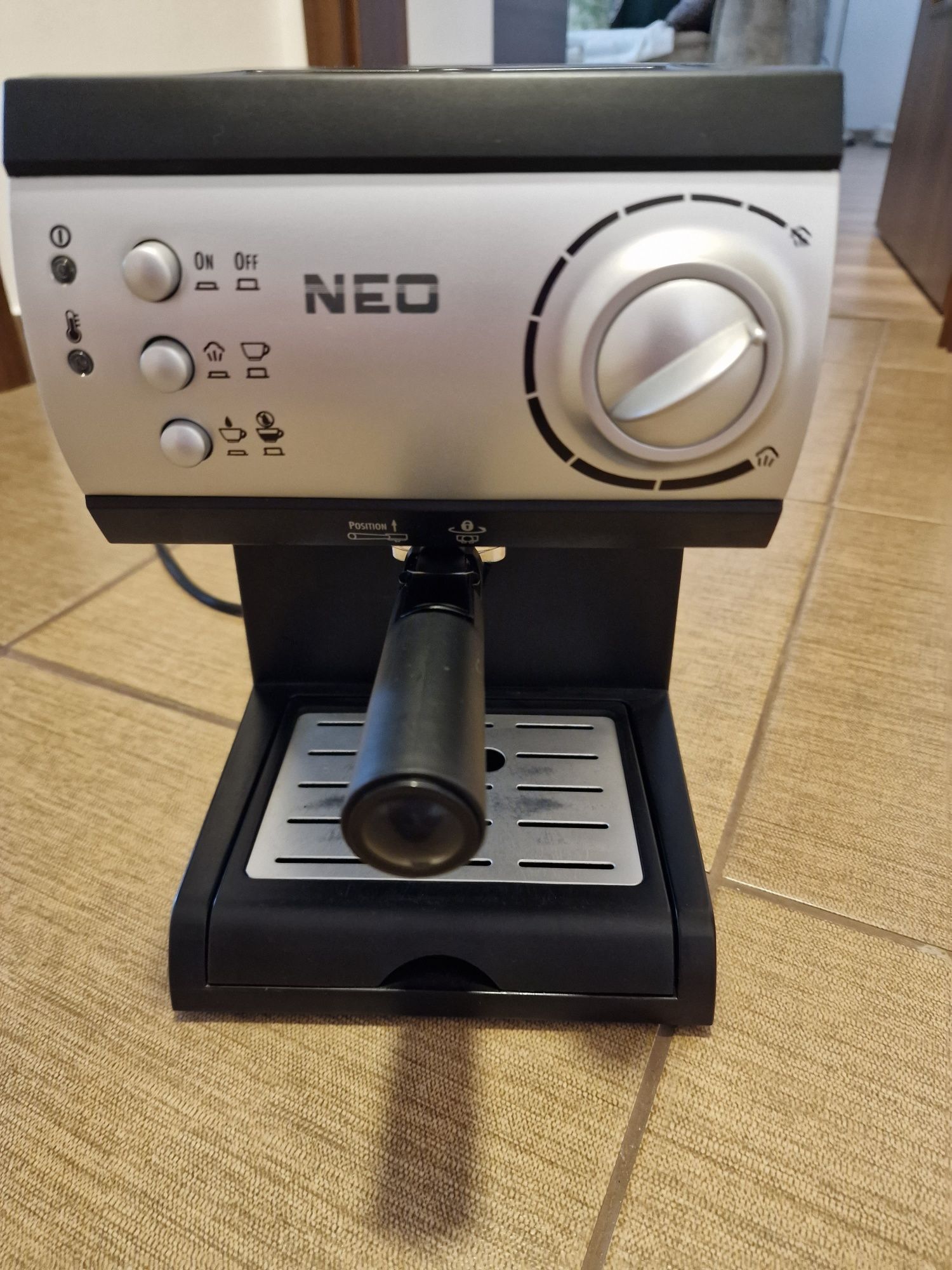 Espressor Neo - Aparat cafea

Putere

1050 W


15 bari
