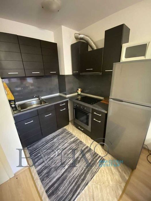 Апартамент с паркомясто в кв. Левски!