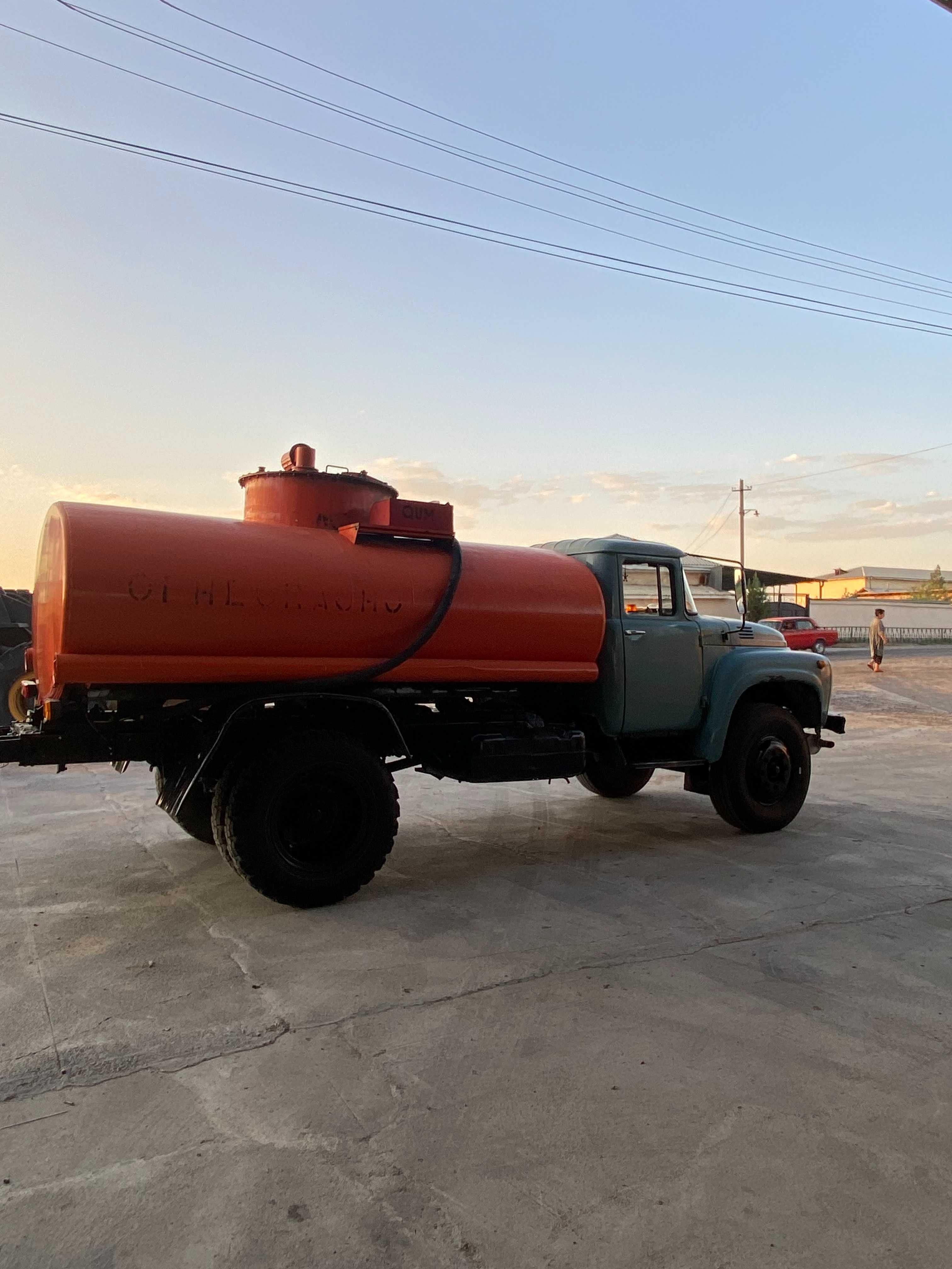Бензавоз Зил 4314