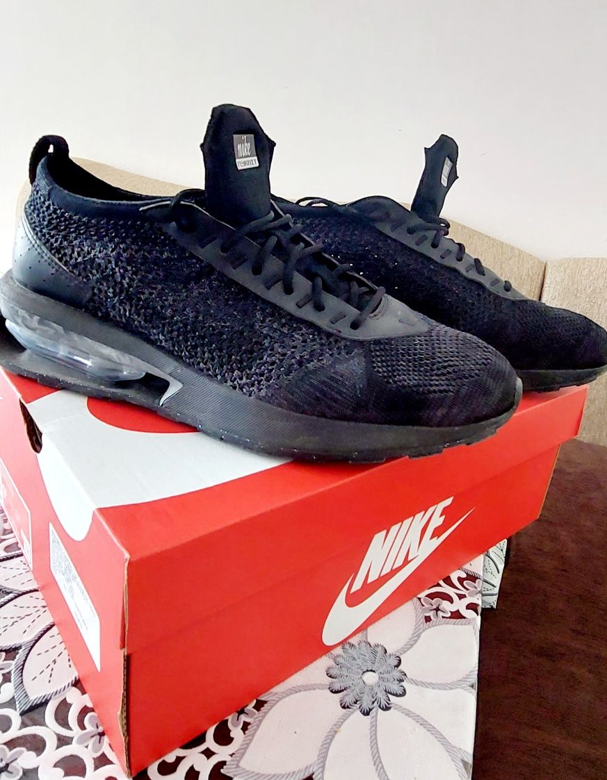 NIKE Air Max Flyknit Racer Shoes Black EU43