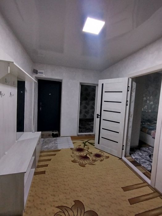 2х комнатная с мебелью и техникой в 10 микрорайоне (новостройка)