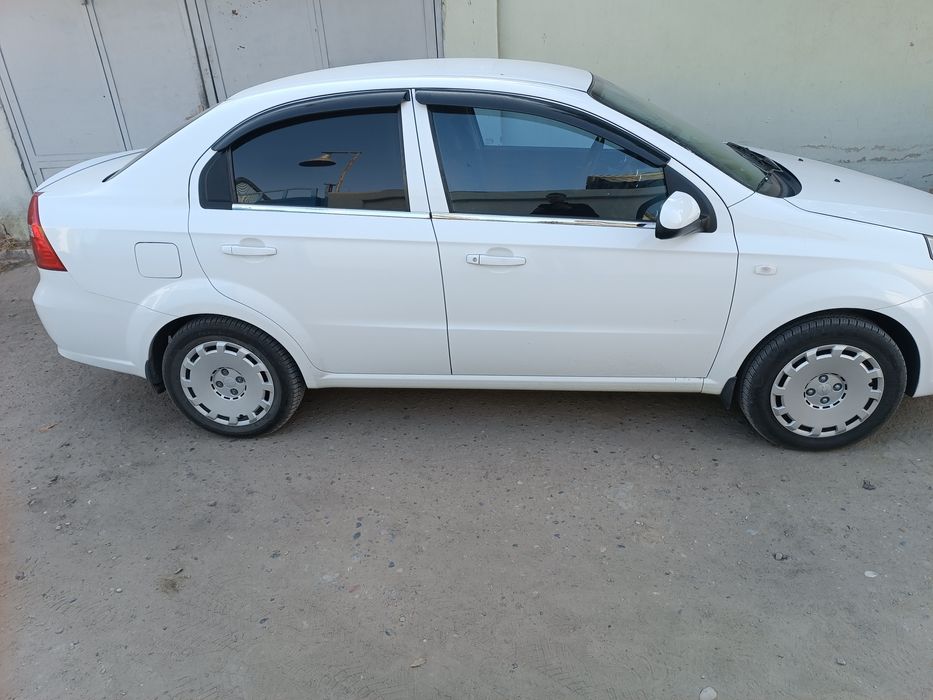 Продам Нексию 3 в хорошем состоянии